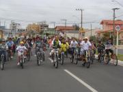 Passeio_Ciclistico_da_Arca_fez_a_criancada_e_adultos_pedalarem_pelas_ruas_da_cidade