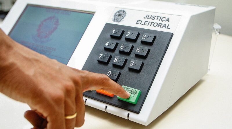 Eleição será com urna eletrônica