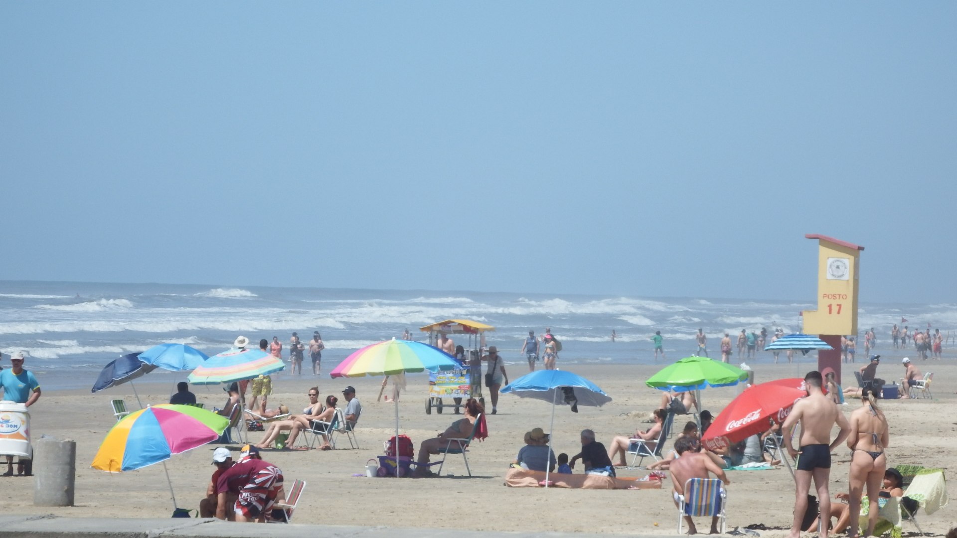 Praias receberam milhares de turistas no feriadão