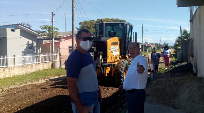 Prefeito e Secretário de Obras acompanham trabalhos